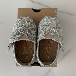Toms silver glitter infant shoes